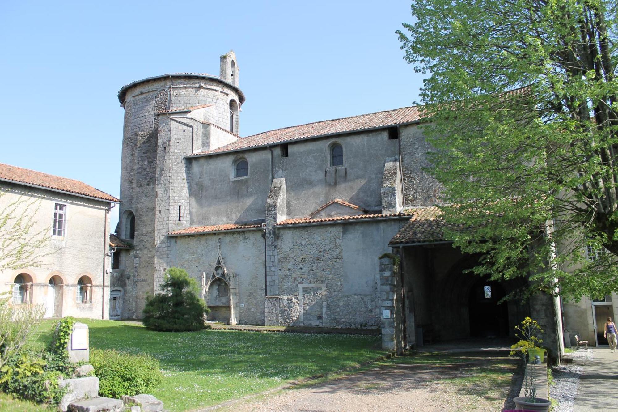 Terres De France - Domaine Du Palais Aparthotel Saint-Lizier Buitenkant foto